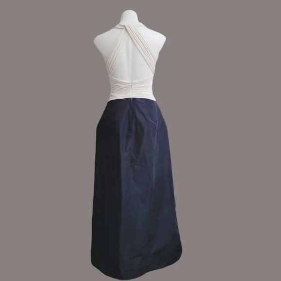 BCBGmaxazria Cocktail Wedding Formal Maxi Dress with Pockets Plunge V Neck Sz 2 - Picture 3 of 13